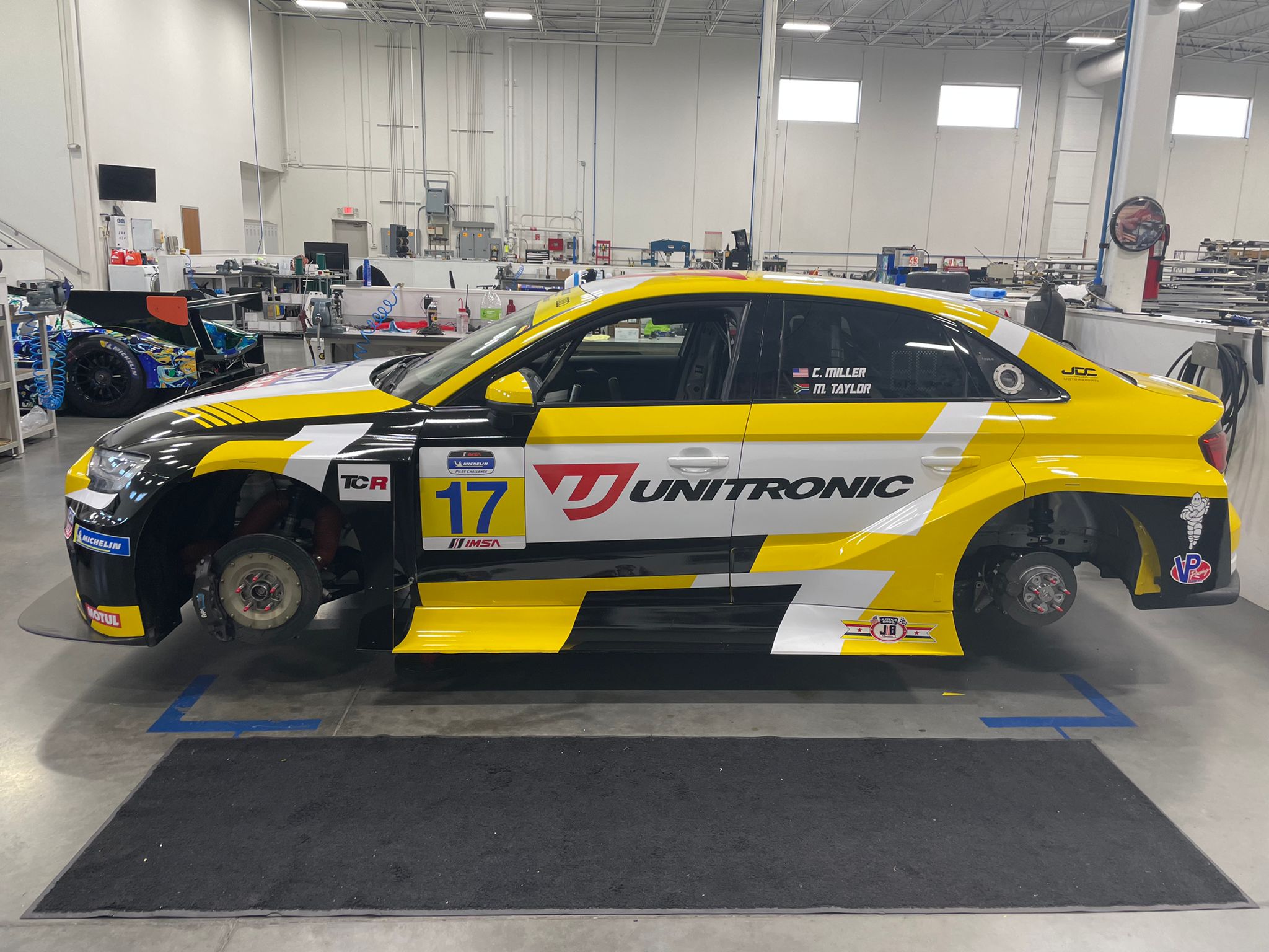 Uni JDC Audi RS 3 LMS TCR